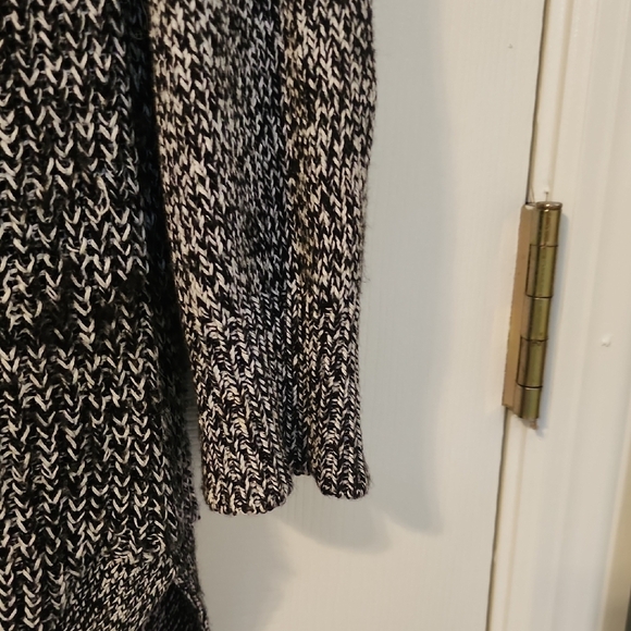 RD Style Monochrome Knit Sweater - Picture 4 of 15